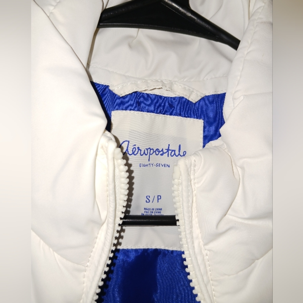 Aeropostale - Picture 3 of 4